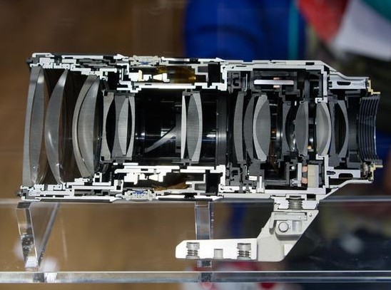 什么是光學膠合？它對鏡頭的合成有哪些影響？