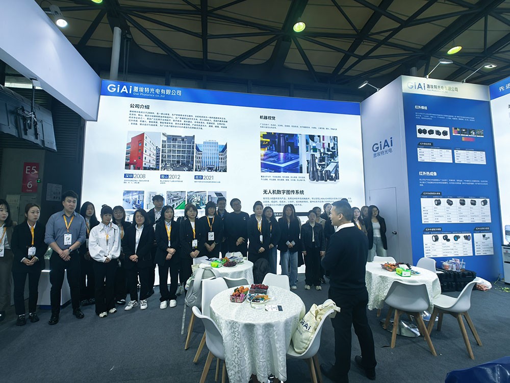 現場激埃特領導為員工規劃工廠行程