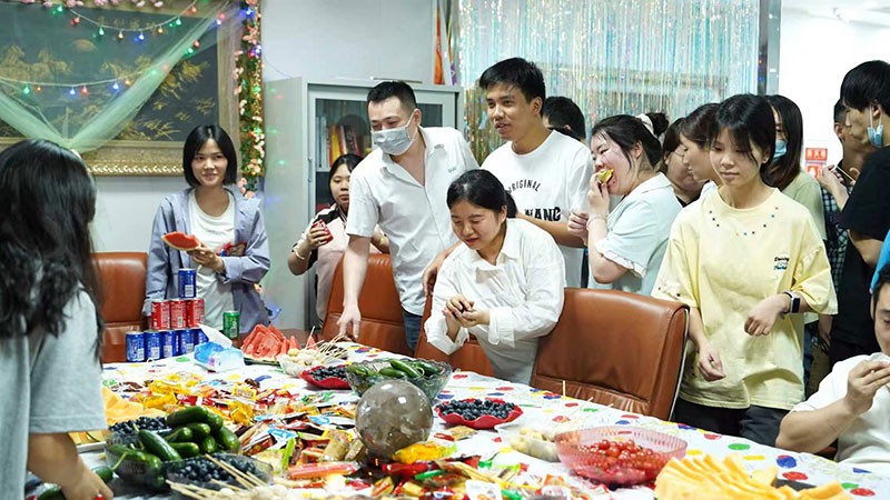 激埃特四月員工季度生日會