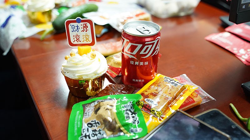 生日會現場零食蛋糕拍圖