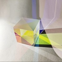 什么是合色棱鏡？它對投影儀有哪些作用？